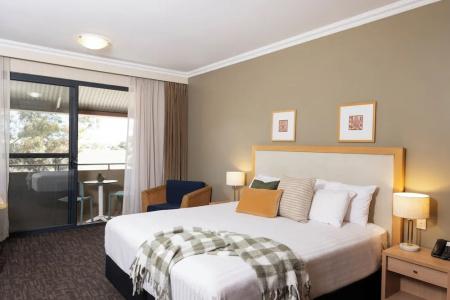 Rydges - 131