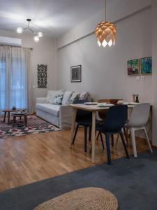 Absolute Athens IV - 121