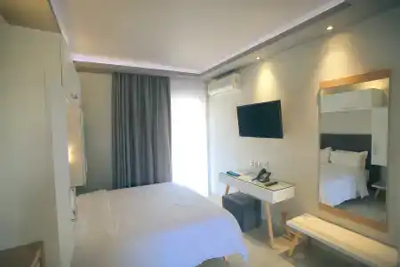 Royal and Suites - 8