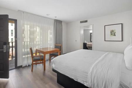 Vagabond Inn - 60