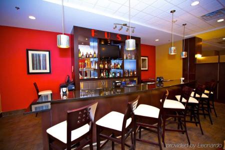 Doubletree by Hilton Hamilton Place - 28