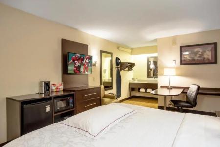 Red Roof Inn Plus+ u Of m North - 36