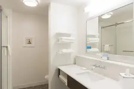 Hampton Inn and Suites - 6