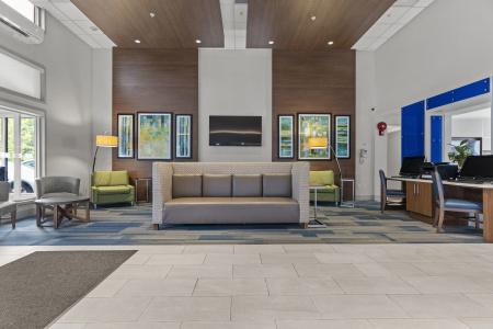 Holiday Inn Express and Suites, an IHG - 33
