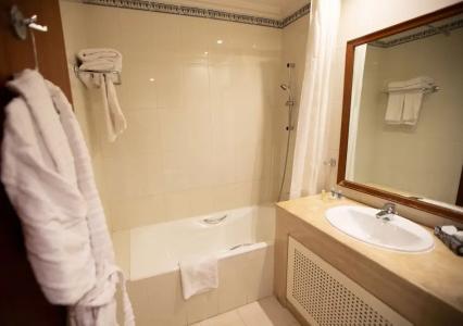 Hôtel Le Consul - 58