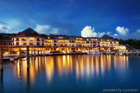 The Bannister & Yacht Club by Mint - 32