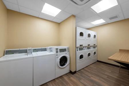 TownePlace Suites by Marriott Indianapolis Airport - 22