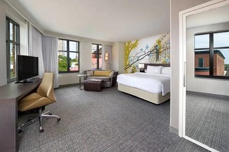 Courtyard by Marriott Downtown - 33