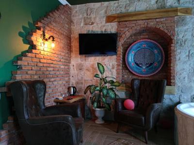 THE RED HORSE - 44