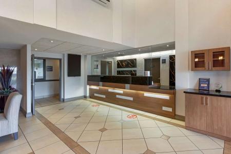 Best Western Plus Inn & Suites - 31