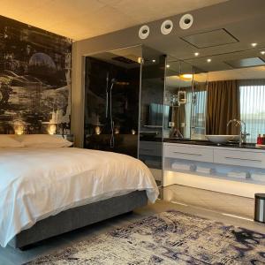 Savoy - 27