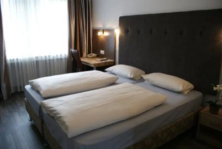 Bahn-Hotel - 24