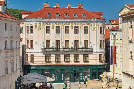 Piazza Heritage - 26