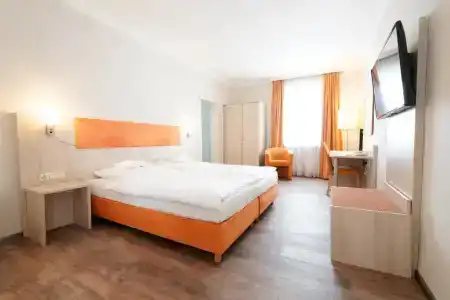 Bayerischer Hof - 48