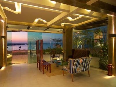 Kroque Boutique & Bistro - 19