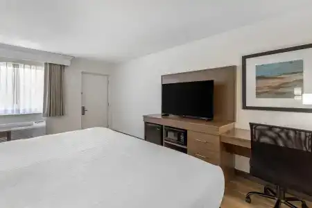 Best Western Palm Beach Lakes - 5