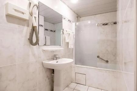 Quality Hôtel Christina Lourdes - 28