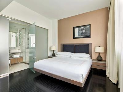 Smyth Tribeca - 128