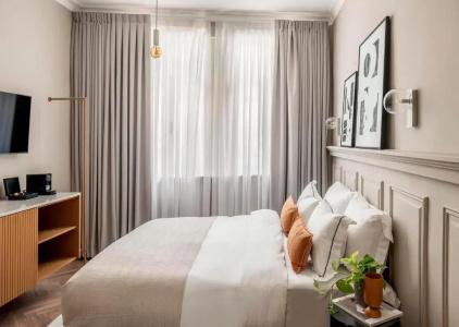 Noel - 24