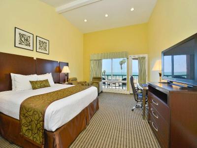 Best Western Plus Inn-by-the-Sea - 24