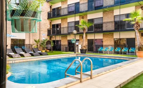 Riverwalk Plaza - 20