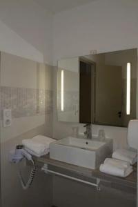 Hôtel Le Rochelois - 36