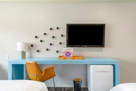 Riverwalk Plaza - 63