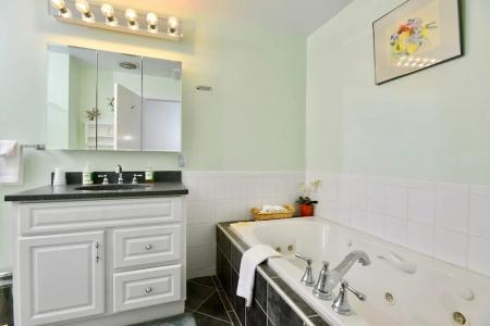 Wilburton Inn - 251