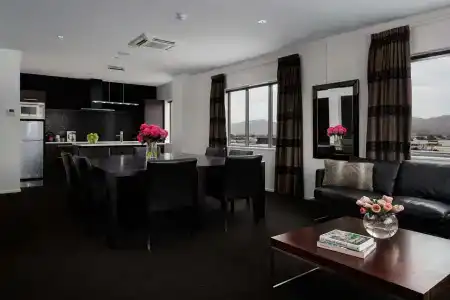 Rydges Latimer - 177