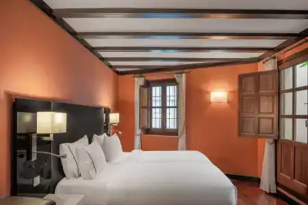 Palacio de Santa Paula, Autograph Collection - 28