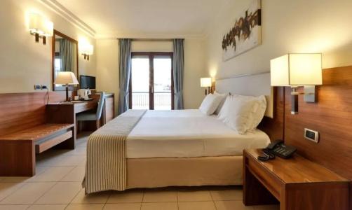 Suites & Residence - 67