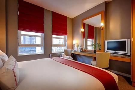 Giraffe by Library Hotel Collection - 88