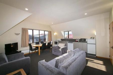 Allan Court - 113