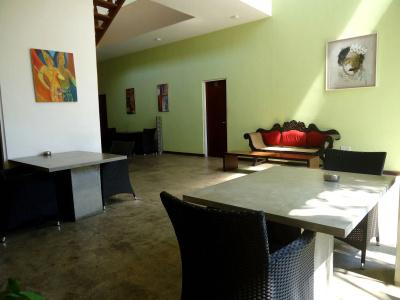 Gomez Place - 9
