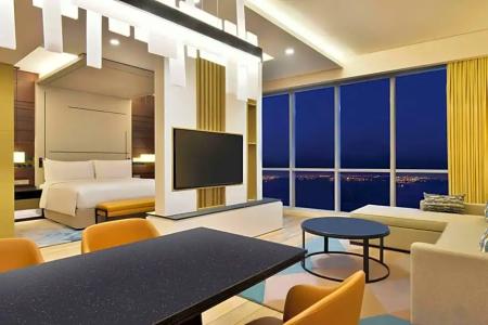 Hilton - 36