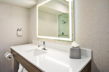 Holiday Inn Express, An Ihg - 8