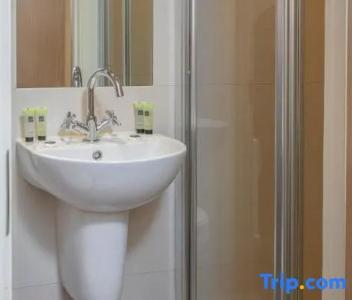 Queensway, Sure Collection by Best Western - 66