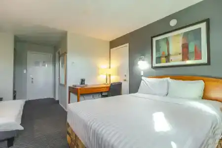 Canadas Best Value Inn - 16