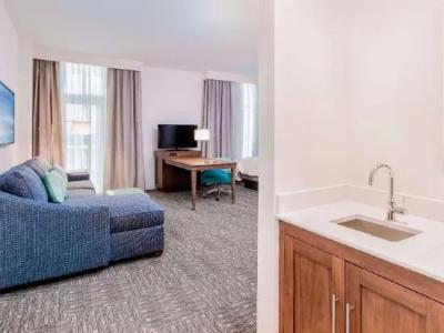 Hampton Inn & Suites Beach-Beachfront - 105