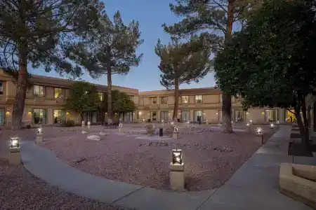 Best Western Tucson Int'l Airport & Suites - 40