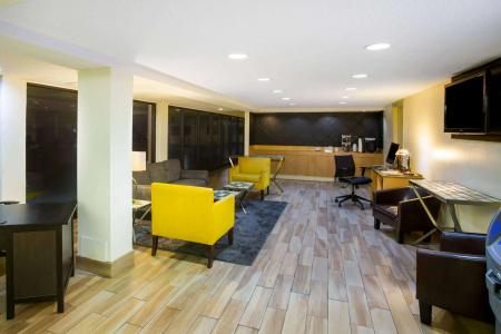 La Quinta Inn by Wyndham Austin Capitol / Downtown - 12