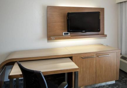 Courtyard by Marriott San Antonio Airport/North Star Mall - 14