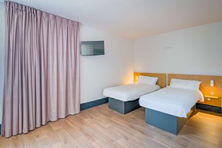 b&b hôTel Marseille La Valentine - 3