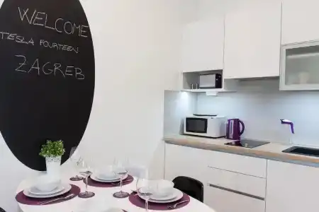 Tesla Boutique  & Rooms - 65