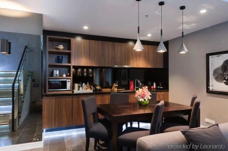Stamford Plaza - 41
