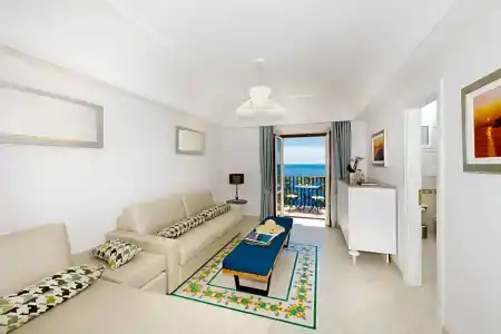 Eden Roc Suites - 129