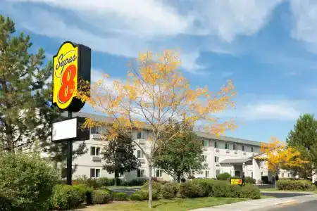Super 8 by Wyndham - 11