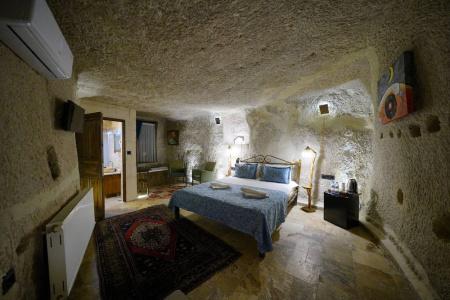 Emit Cave - 232