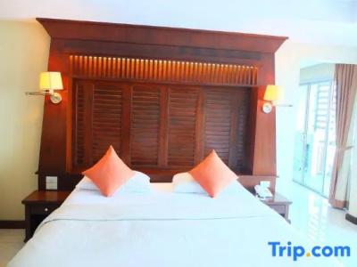 August Suites - 110