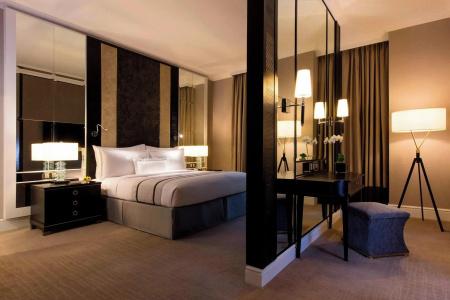 The Ritz-Carlton, - 32